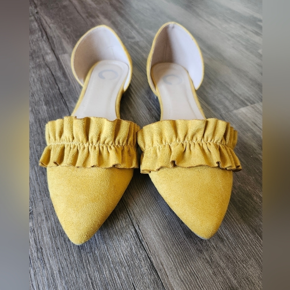 Journey + Crew Mustard Yellow Ruffled Women's Flats Shoes - Picture 3 of 6